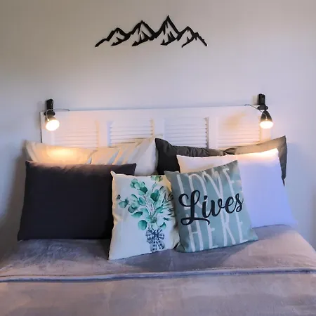 Charming - - Vulpera, *